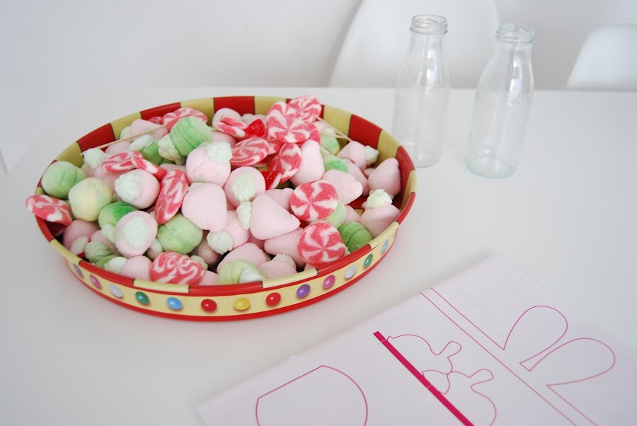 chuches para pascua. Easter candy in a bottle