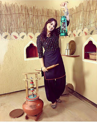 Mandy Takhar desi look picture