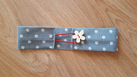 DIY self-adjusting fabric bookmarks