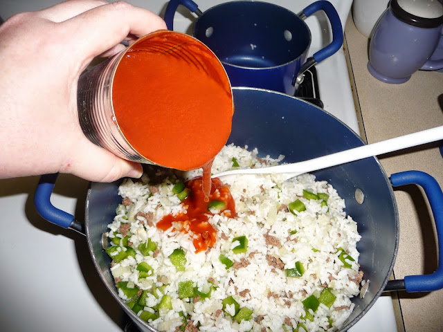 how to make a simple and complete Spanish rice meal,