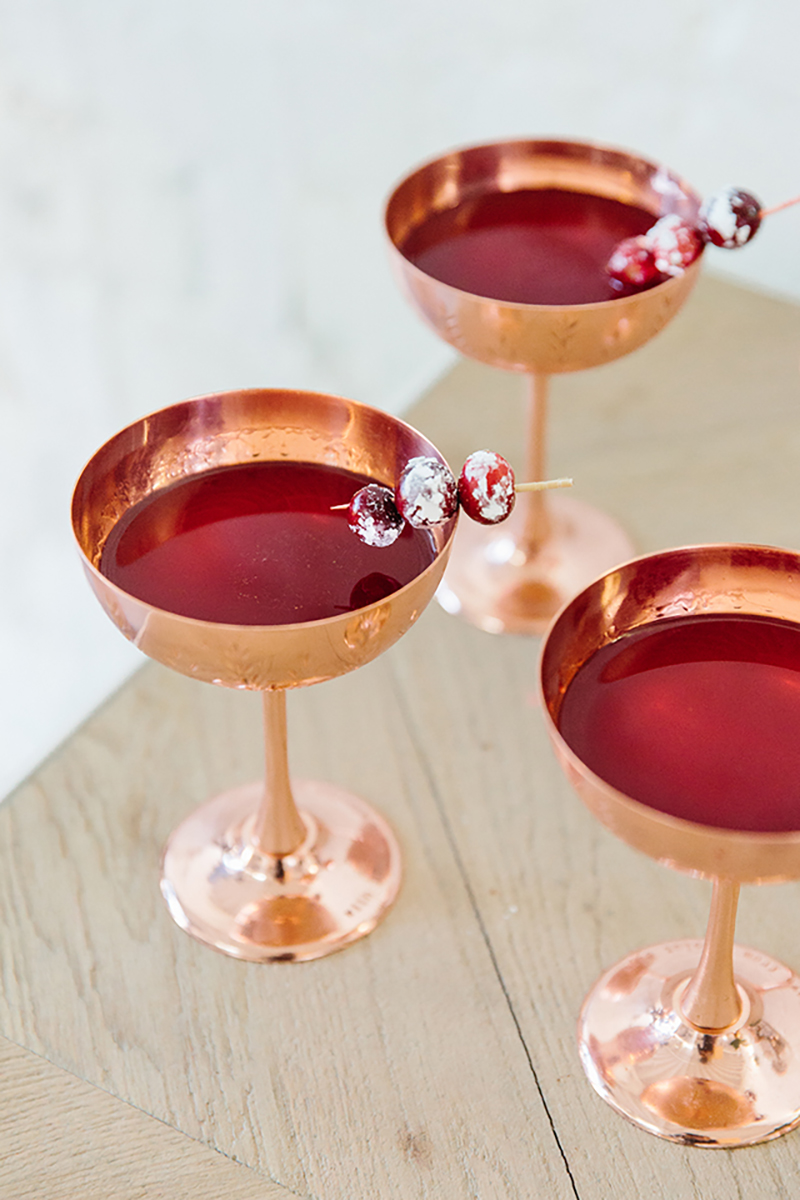 8 Cocktails To Serve At Your Upcoming Holiday Festivities | Kayla Lynn