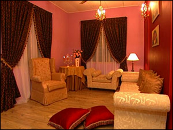 Aku Bukan Bidadari Tips Warna Di Ruang Tamu 8 Jika Menggunakan Perabot Atau Sofa Yang Bermotif Bercorak Matchkan Dengan Dinding Dan Juga Langsir Berwarna Polos