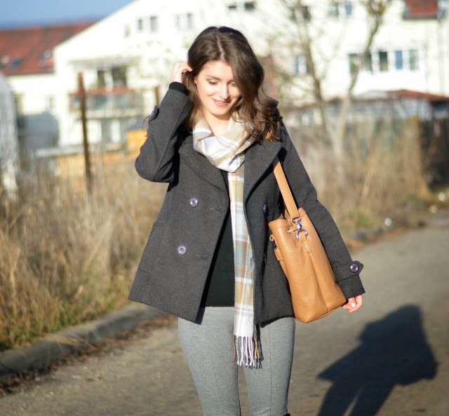 Brown Leggings Outfit  Leggings outfit fall, Leggings outfit casual,  Outfits with leggings