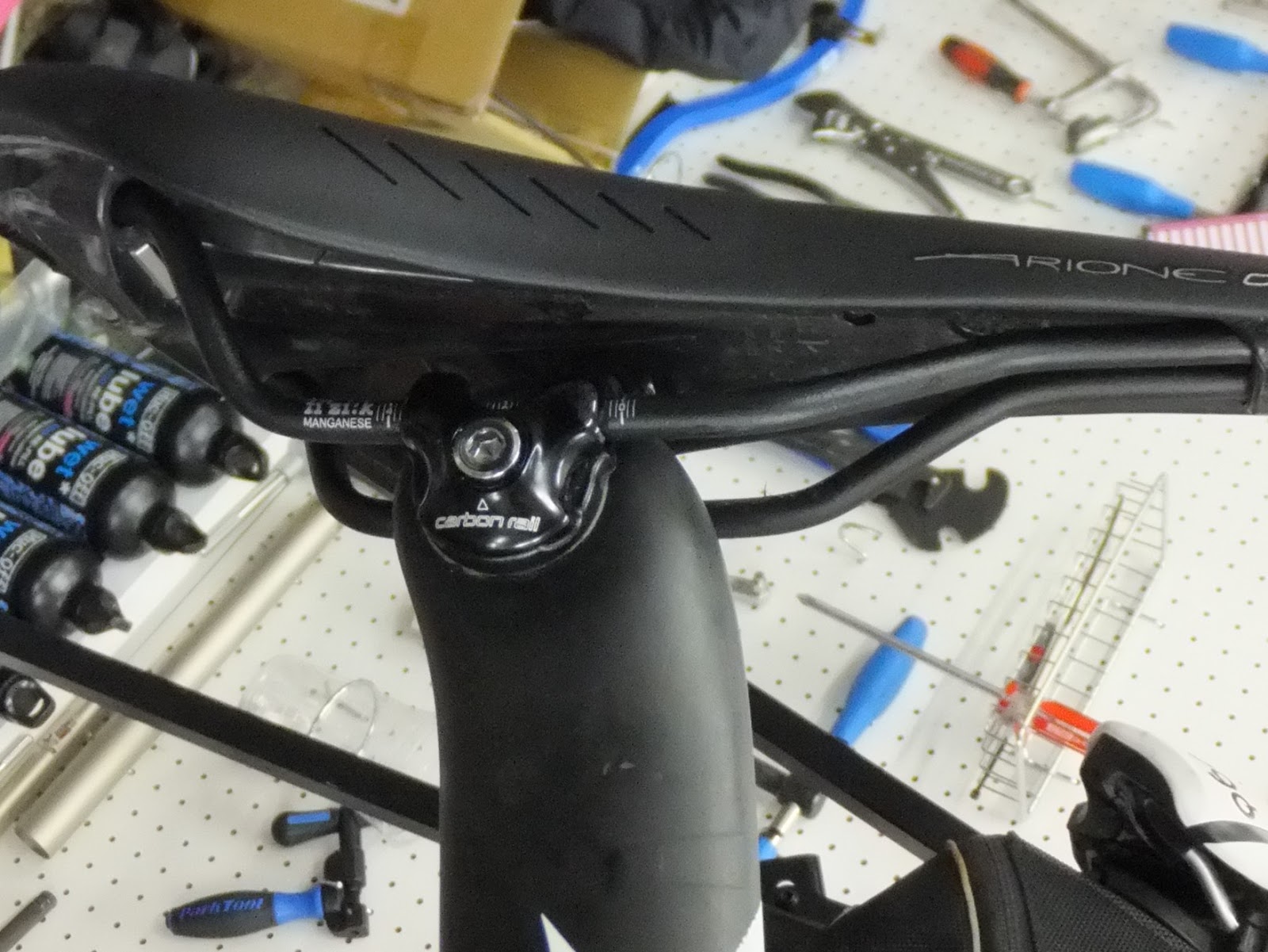 爆買い！】 スペシャライズド カーボンレールサドル パーツ