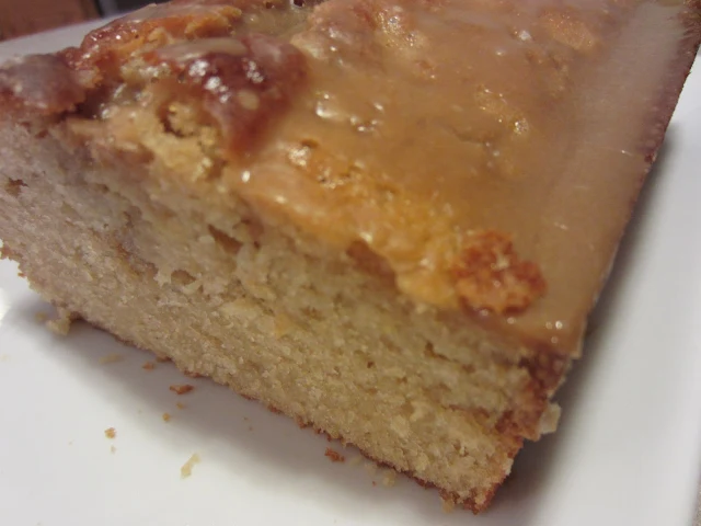 Glazed Maple Buttermilk Loaf Cake: Easy recipe that is full of maple flavors! #cake #dessert