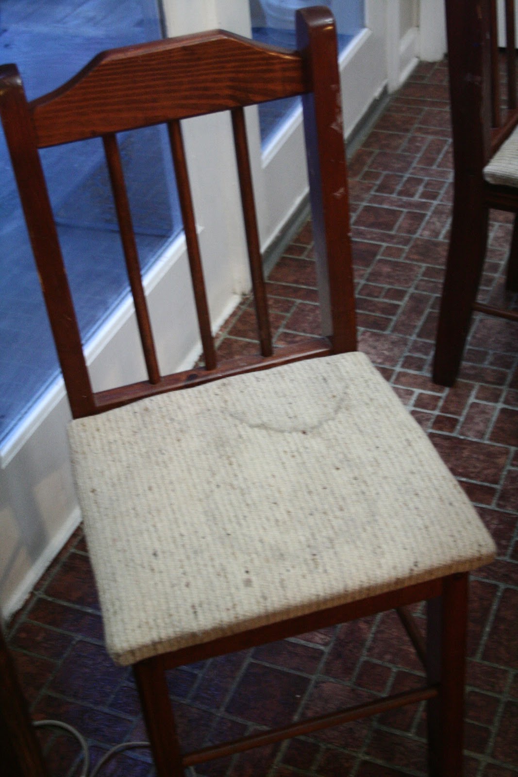 Memories In The Making & Baking!: Reupholstering chairs