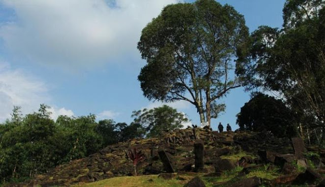 Tim Peneliti Situs Gunung Padang temukan teknologi dahsyat yang terkandung di lapisan terdalamnya.