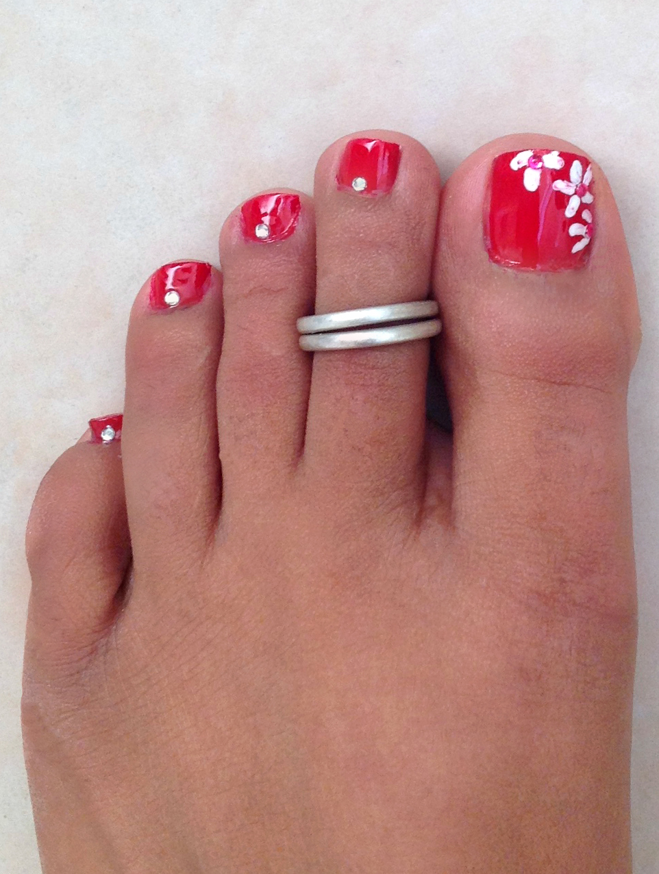 My Beauty Journal: Cute and Simple Pedicure Design