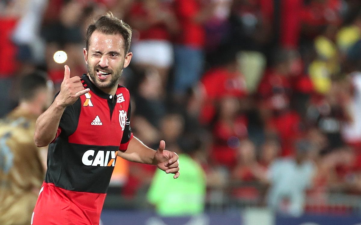 Lance elege Éverton Ribeiro o melhor de Flamengo 2 x 0 Sport Flamengo