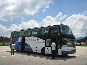 long-distance bus traveling from Ganzhou to Zhuhai
