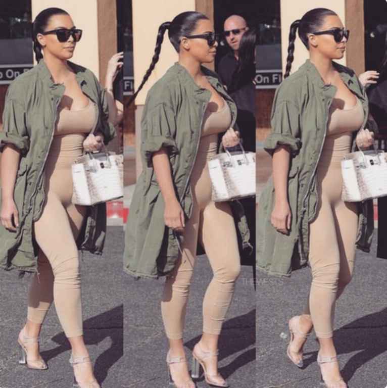 KIM KARDASHIAN TIGHT FITTING DRESS SUN GLASSES BOOBS, BUTT EXPOSE KIM KARDASHIAN TIGHT FITTING DRESS SUN GLASSES BOOBS, BUTT EXPOSE