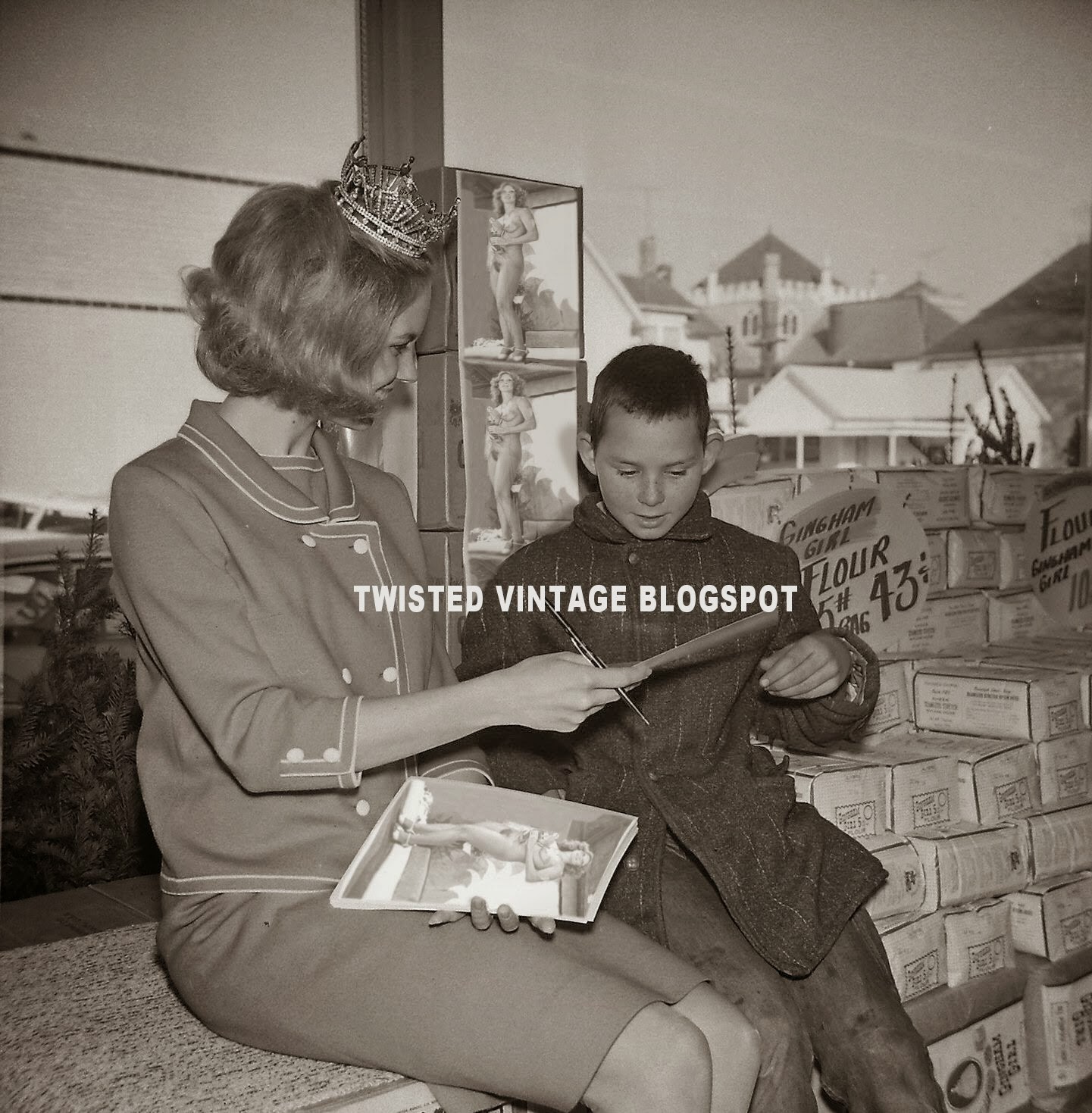 Twisted Vintage: Meeting Miss Nude Galaxy