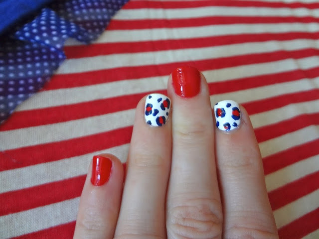 Leopard print nails