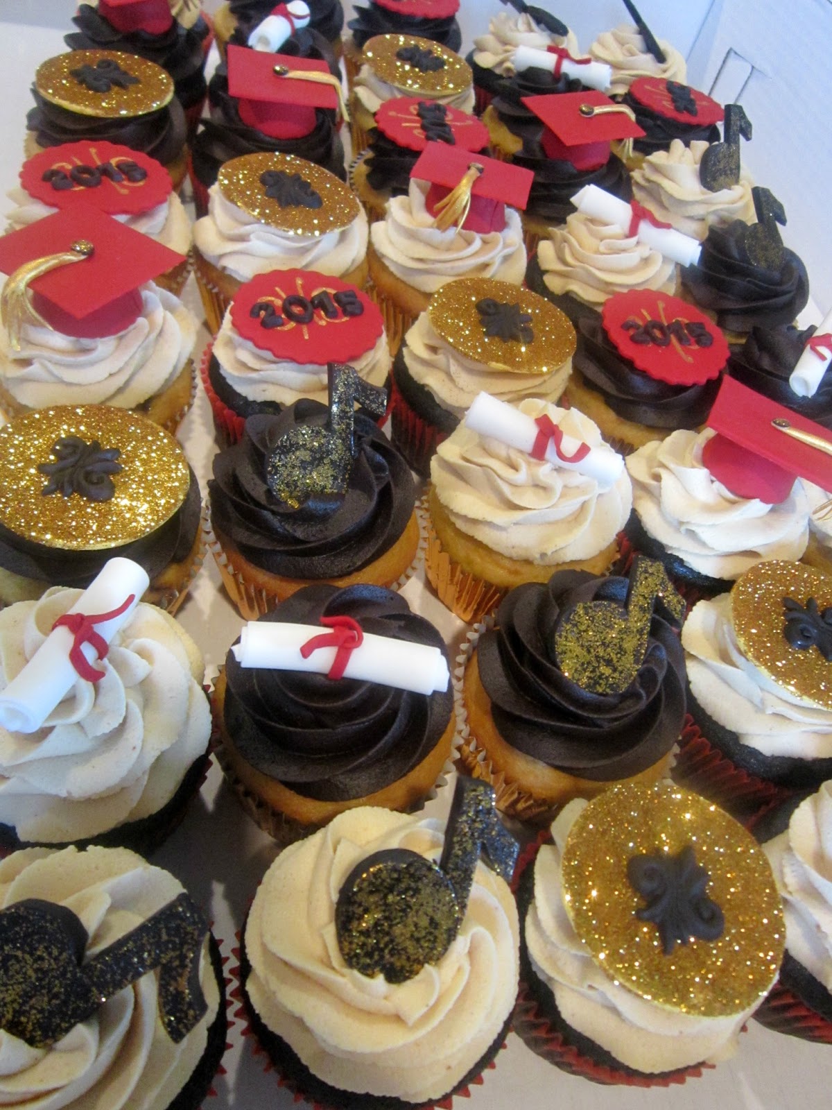 Delectable Cakes High School Graduation Cupcakes