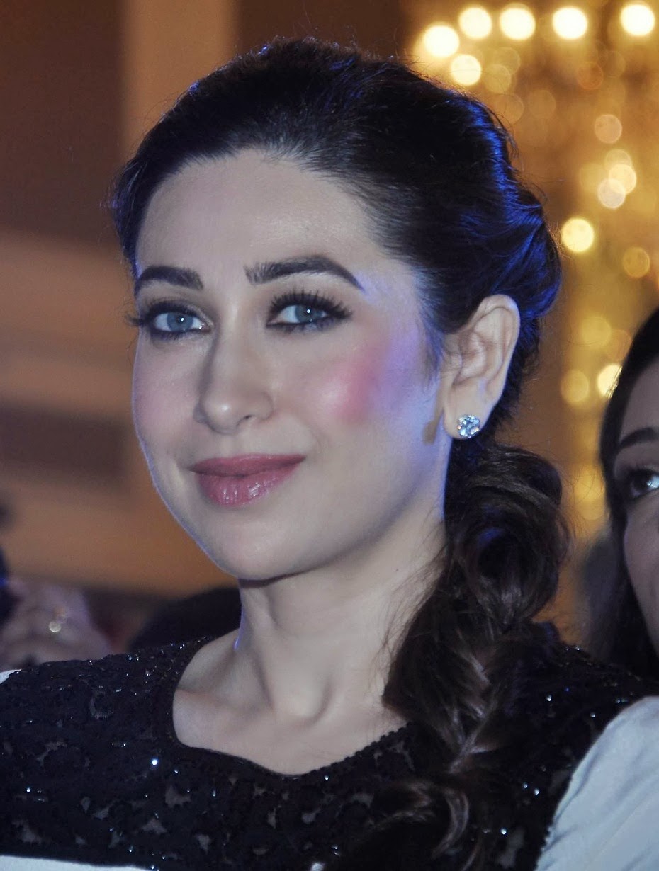 High Quality Bollywood Celebrity Pictures Karisma Kapoor