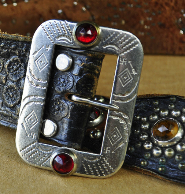 THRIFT SCORE...and more... vintage Belt Buckles...