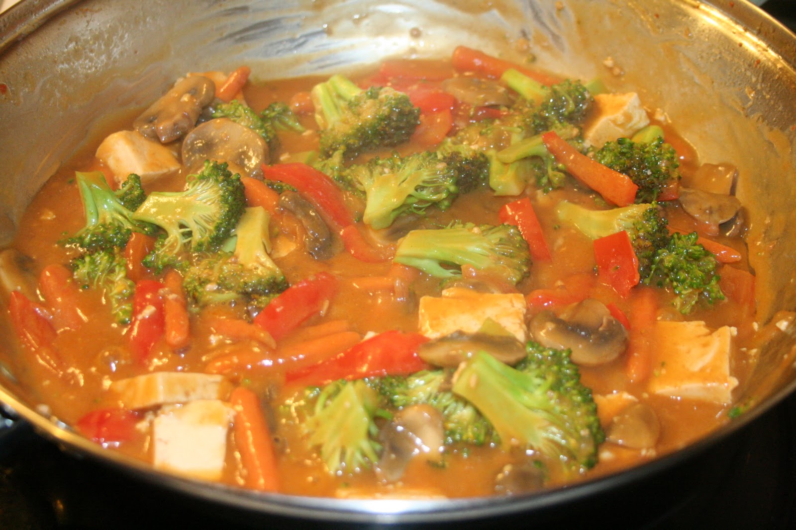 The Clock-Racing Gourmet: Thai red coconut curry stir-fry