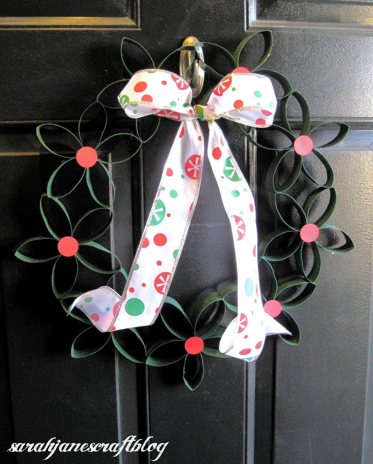 Sarah Jane's Craft Blog: Cardboard Tube Christmas Wreath