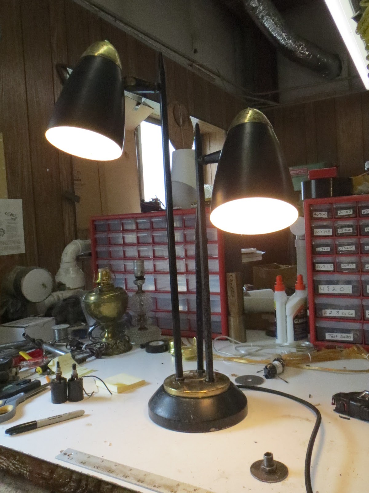 lamp with usb charging port