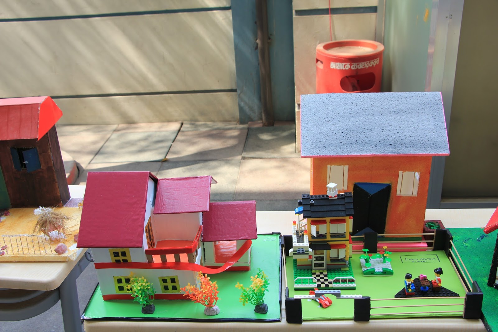 ITHS Uttara PreSchool and Primary Section Grade1 made project on "Different types of House"