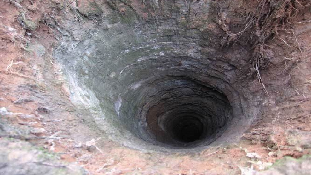 Огромные дыры жены. Саатлинская сверхглубокая скважина. Кольская сверхглубокая скважина. Колодец ада в Йемене. Глубокая дыра в земле.