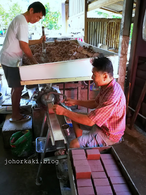 The Smelly Thing We Love. Making Belacan at Chop Kim Hoa Penang 骆金和峇拉煎廠 Belacan-Chop-Kim-Hoa-Penang-骆金和峇拉煎廠