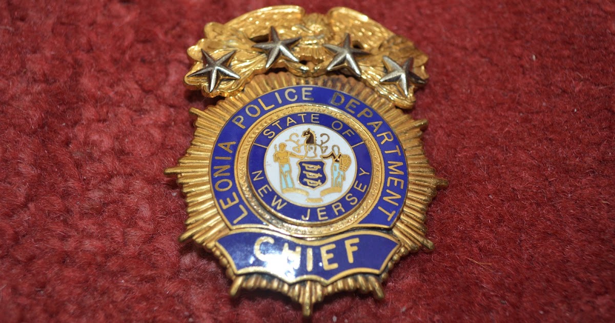 BADGE COLLECTOR TOP COP COLLECTION LEONIA CHIEF