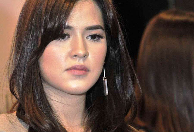 Hmmm... Cantiknya Raisa Kalau Lagi Cemberut Hmmm... Cantiknya Raisa Kalau Lagi Cemberut