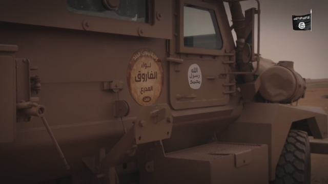  داعش تقوم بتحوير مدرعاتها : من عربات الانقاذ المدرعه الى  قلعه معركه !! الجزء الثاني  340