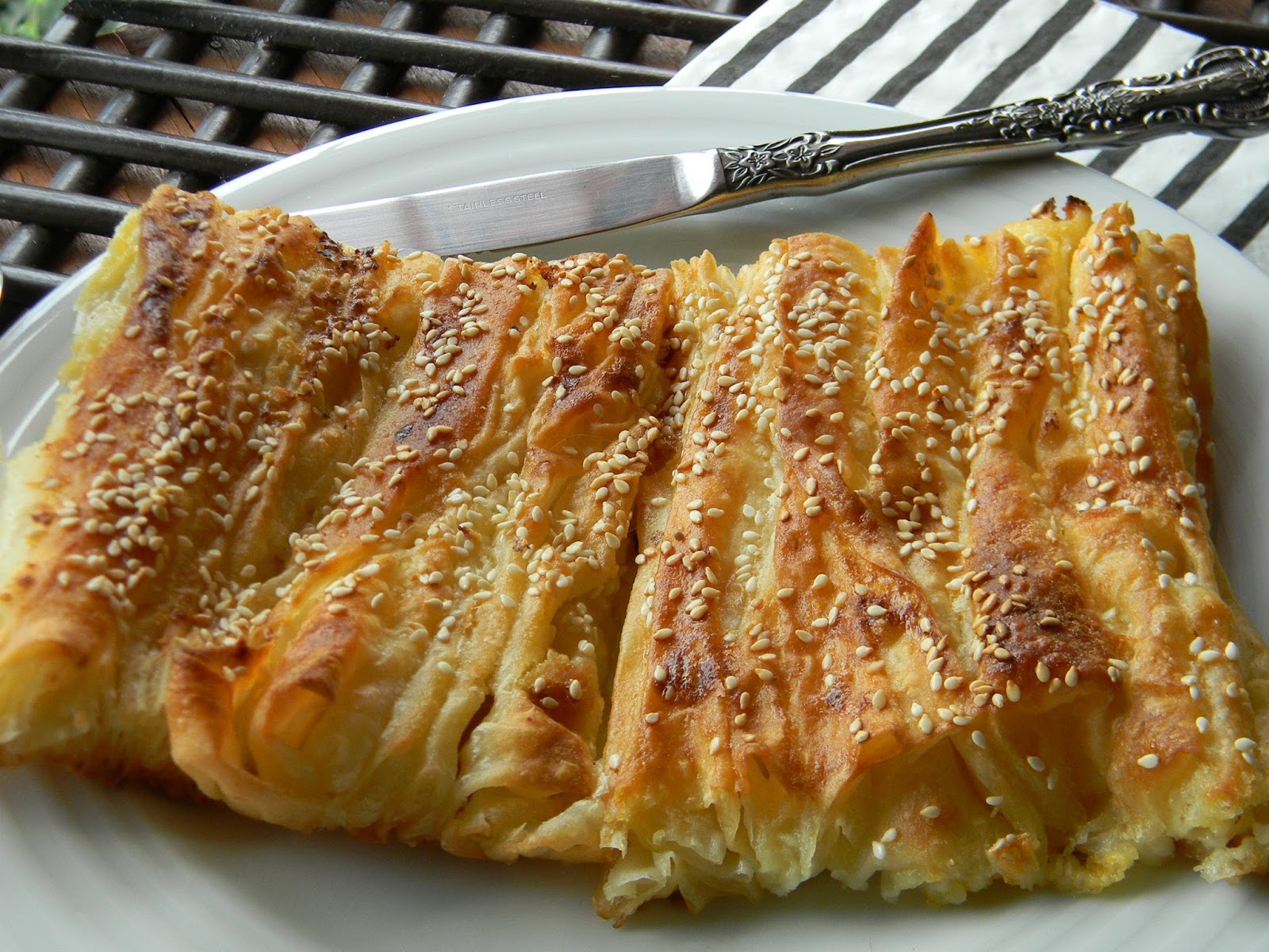 Merhabalar. Bu güzel böreği annem yapardı hep