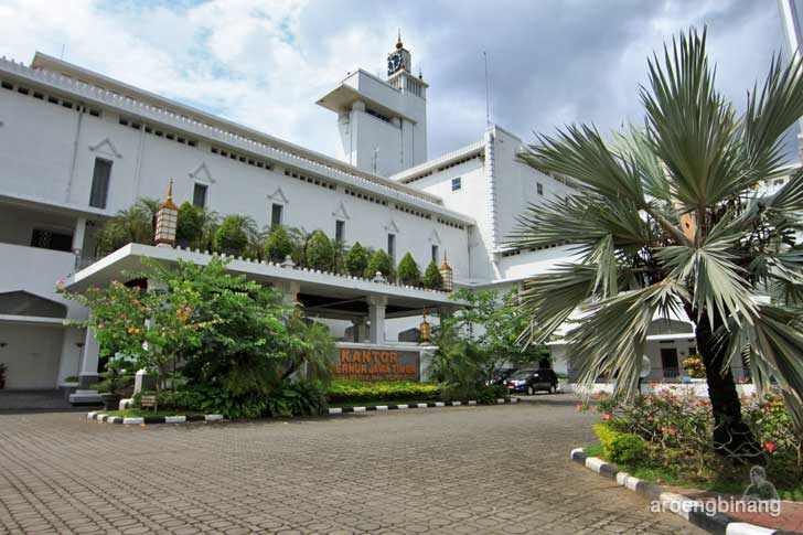kantor gubernur jawa timur surabaya