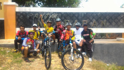 Gowes Bareng ke Pantai Ngobaran Kewer-kewer jogjga gowes