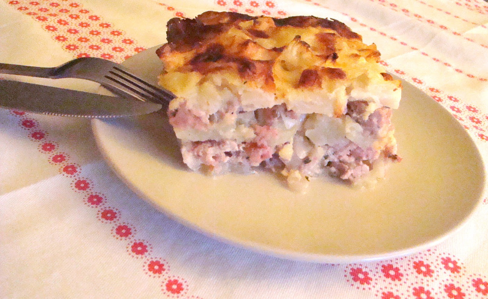 Comme un Goût de revenez-y !!: Gratin de chou vert, pommes de terre et