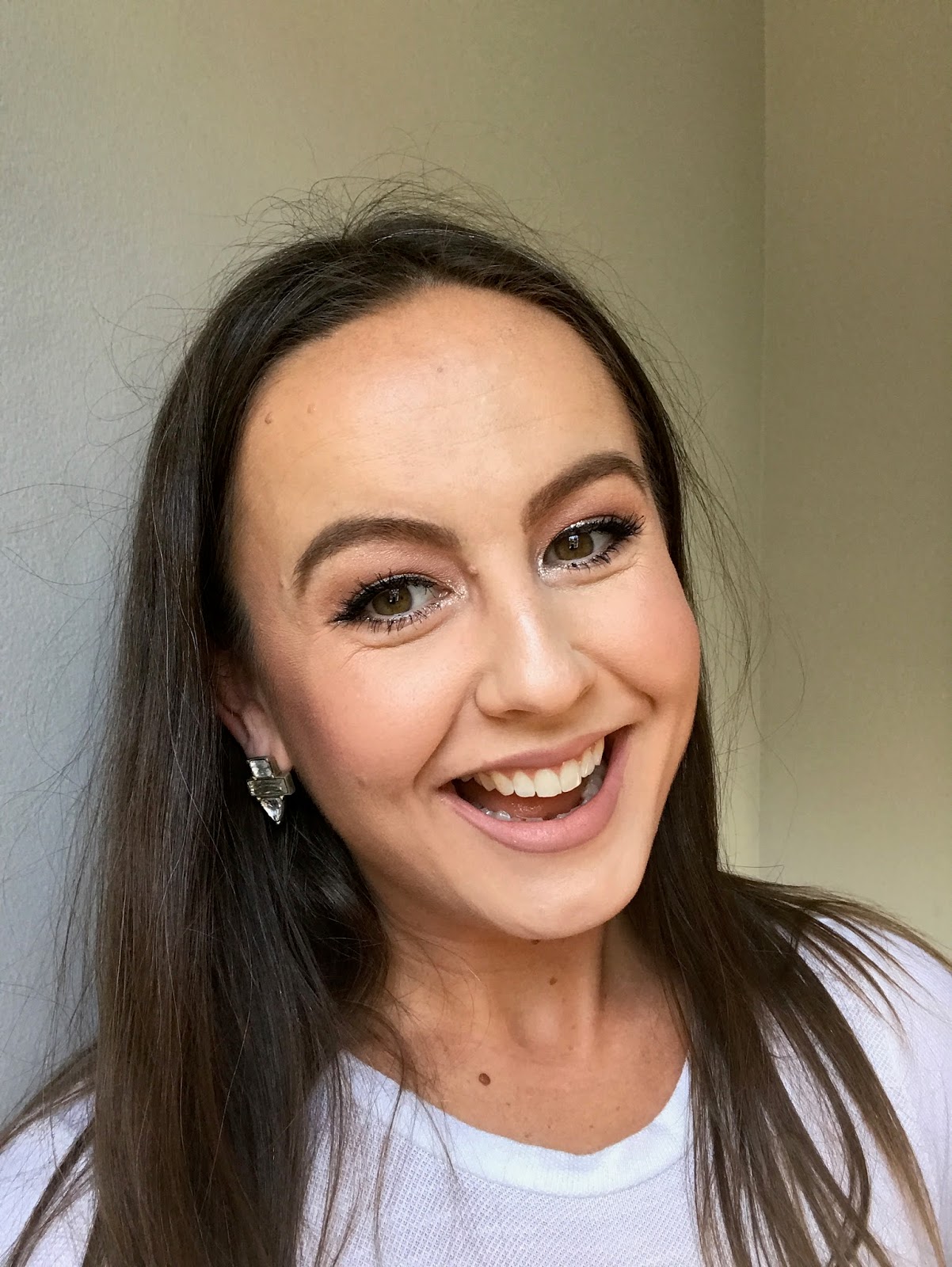 Audrey's Upper Story How To Contour & Highlight Using Powder HAL