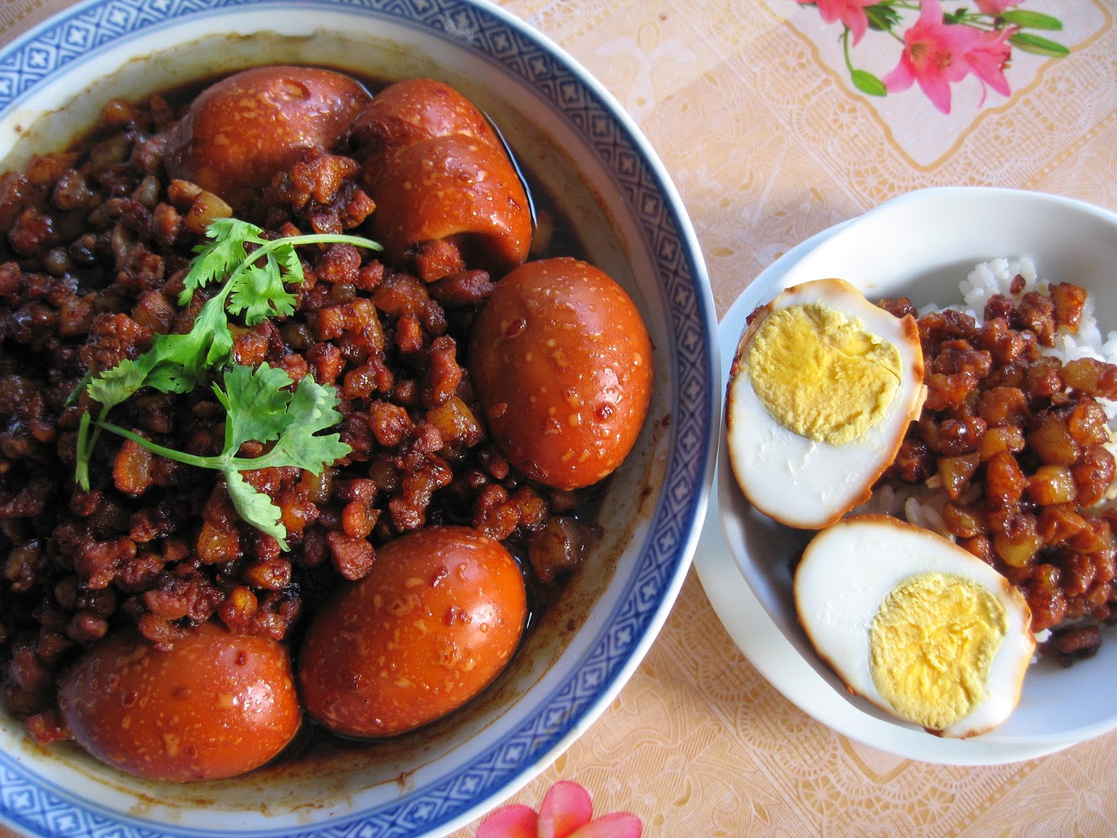 Sumptuous Flavours Braised Pork On Rice Lu Rou Fan 滷肉飯