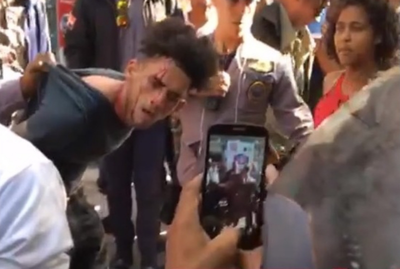 Video: Golpean y detienen artista urbano en Santiago El Tembleke