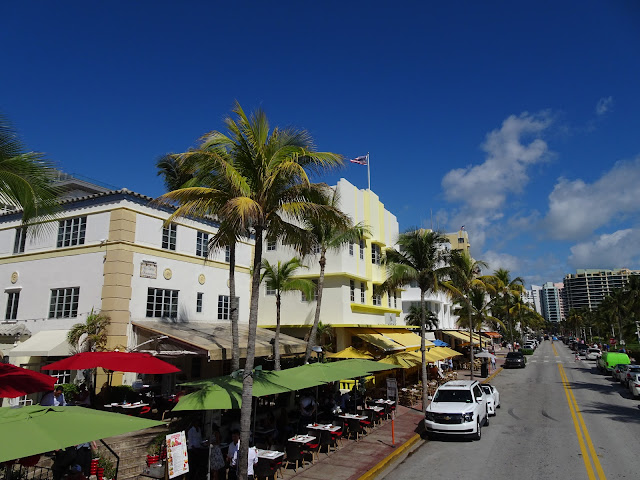 ¡Qué hacer en Miami en tu segunda visita! Vista de los edificios Art Deco de la famosa calle Ocean Drive