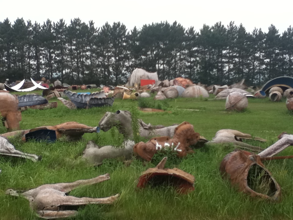 Wiscavenger Hunt Day 3, Sight 27 FAST Fiberglass Statue Mold Yard