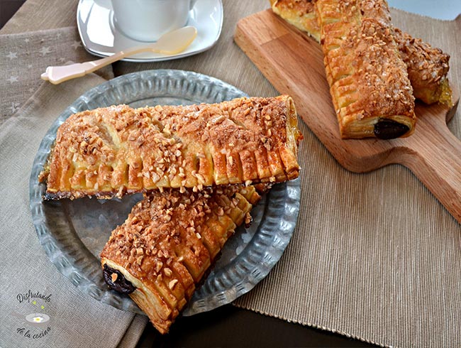 Cañas de hojaldre rellenas de chocolate o cabello de ángel Cañas de hojaldre rellenas de chocolate o cabello de ángel