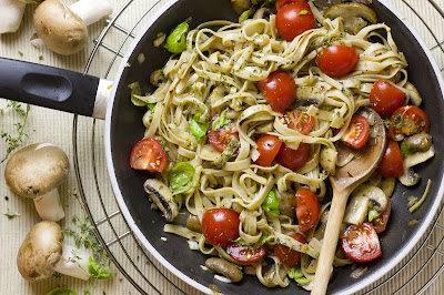 Pasta mit Pilzen und Kirschtomaten Pasta mit Pilzen und Kirschtomaten