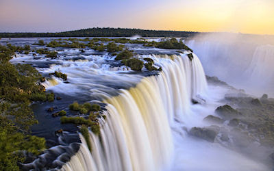 Otra imagen hermosa de las Cataratas del Niágara