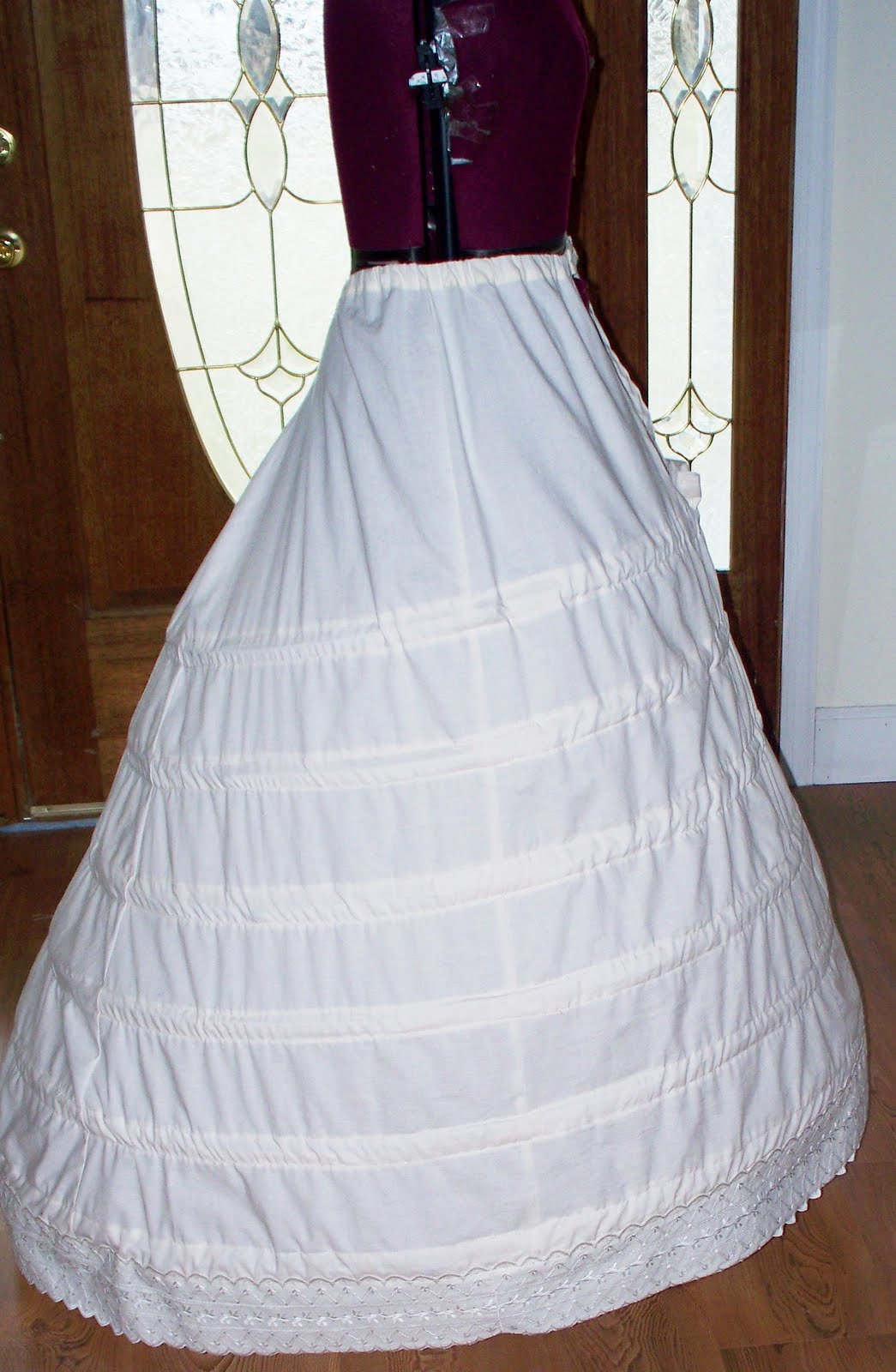 Which Victorian Bustle for my Bustle Dress? Steampunk and Gothic