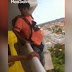 Homem pula da sacada de prédio com paraquedas e vídeo ‘viraliza’; assista