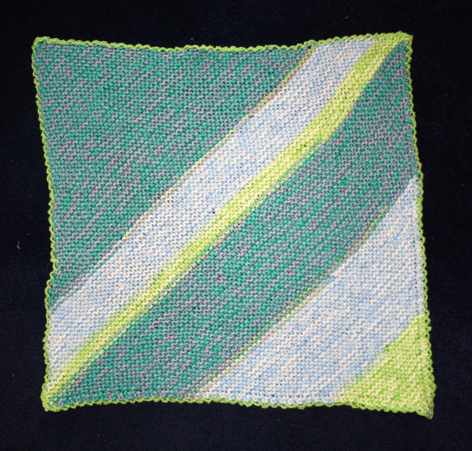 knitwitsowls-easy-diagonal-baby-blanket