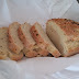 SUSAMLI VE ÇÖREK OTLU EKMEK