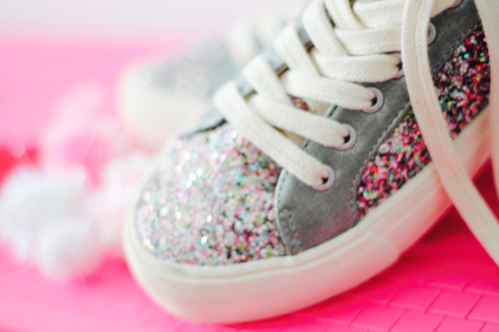MAITUINS: MAIKID'S GIRLNEWS MAITUINS: MAIKID'S GIRLNEWS