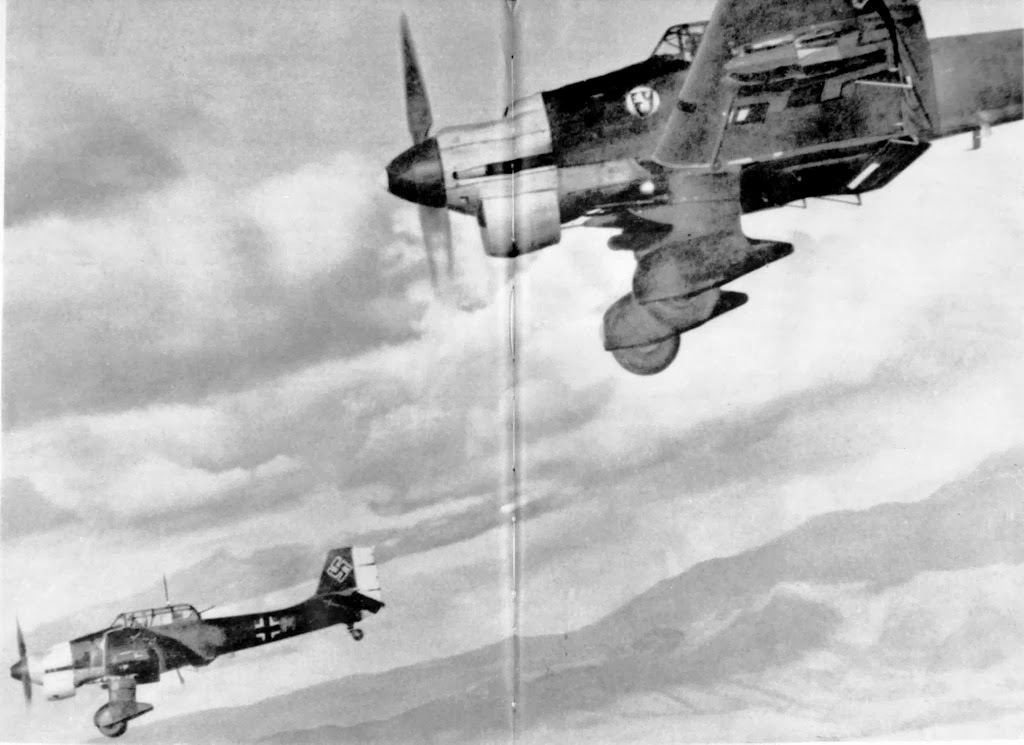 Туман пикирующий бомбардировщик. Junkers ju 87 Stuka. German Junkers ju 87 Stuka Dive-Bomber. Юнкерс 87 фото. Бомбардировка с пикирования.