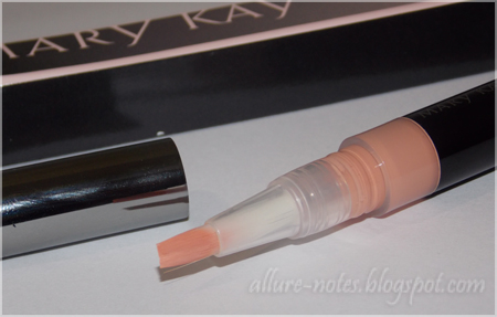 Осветляющий корректор. Высветление консилером. Высветляющий консилер с блестками. Осветляющий корректор. Осветляющий корректор.