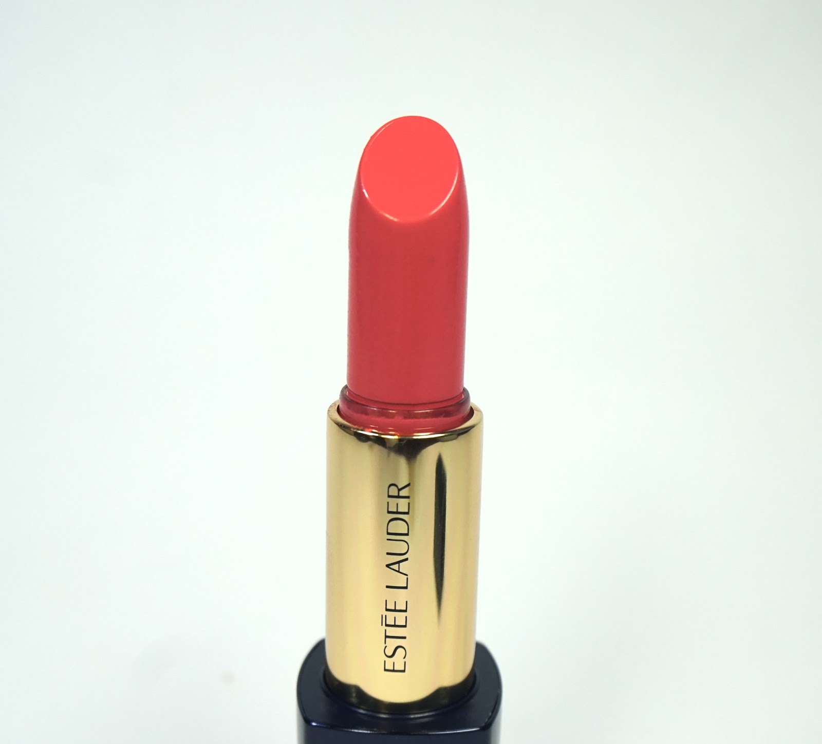 Estēe Lauder Pure Color Envy Sculpting Lipstick in Defiant Coral Review