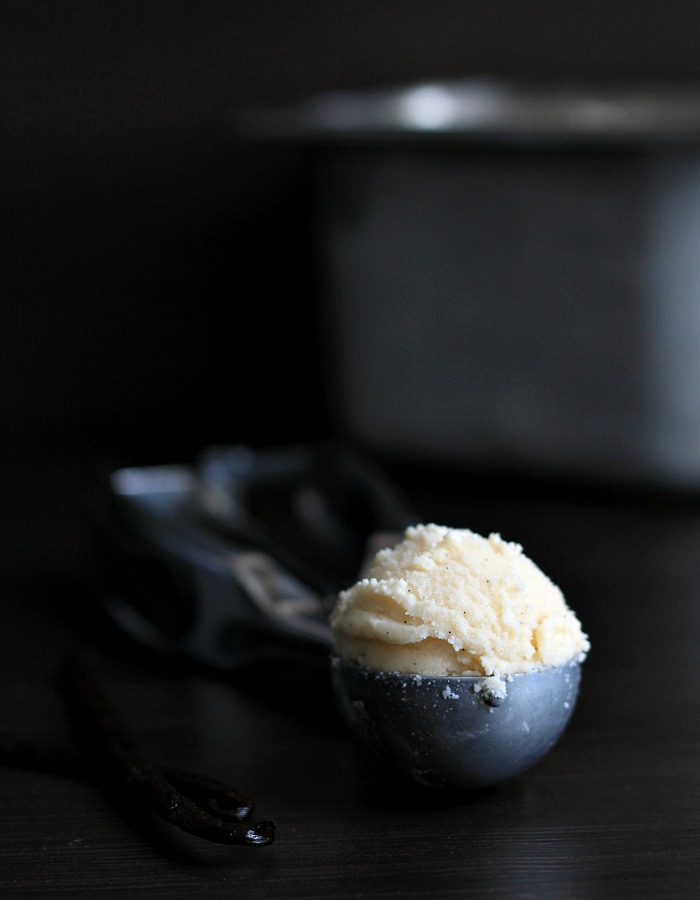 Mini cappuccino cakes and vanilla bean ice cream